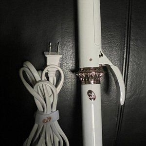 T3 SINGLEPASS TWIRL CURL 1.25" PROFESSIONAL CURLING IRON